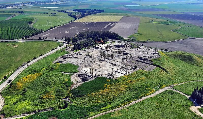 파일:Tel Megiddo.jpeg